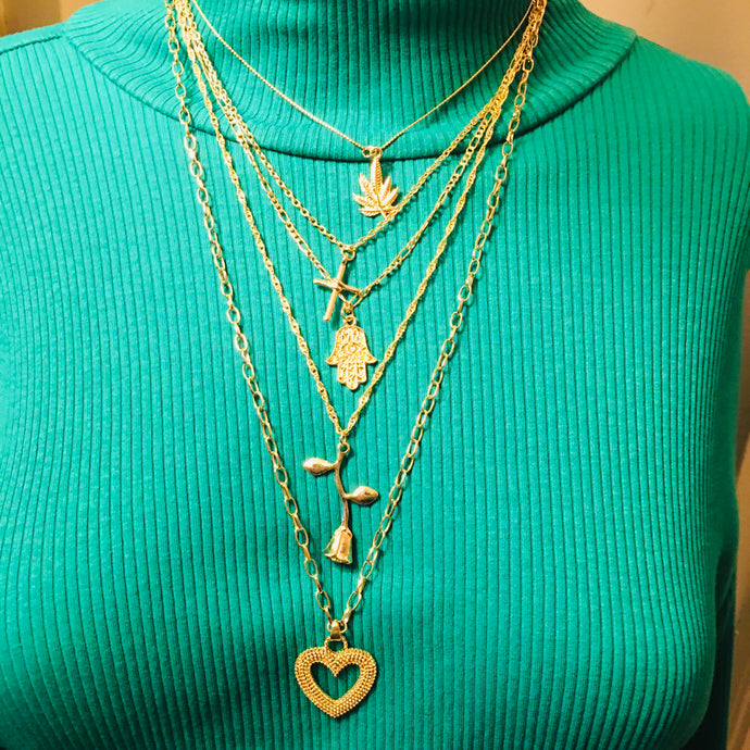 Multi layered necklace 